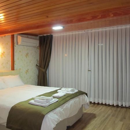 Buyukada Cinar Hotel (Adults Only) Adalar Rum bild